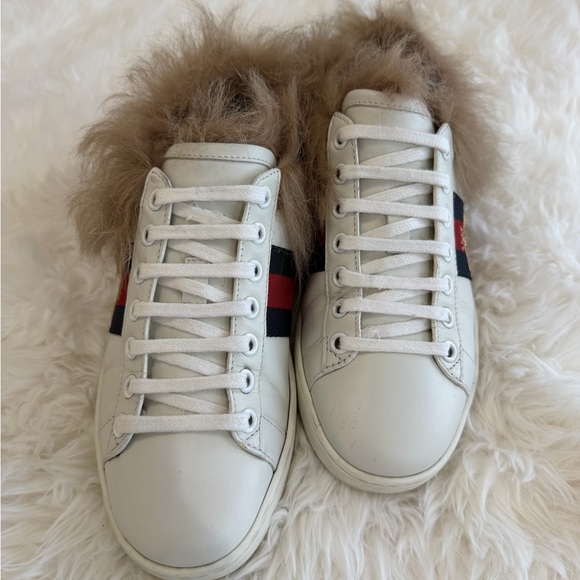 Gucci Ace Embroidered Bee ,Fur-Lined
Sneakers - Size 35 US 5 - Picture 3 of 14